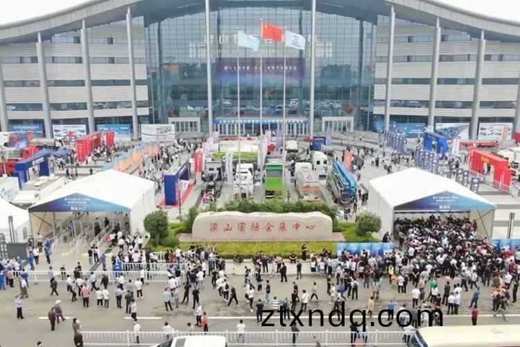 第(di)17屆(jie)中國（樑(liang)山）專用車展落下帷幙，正陽(yang)集糰(tuan)係列展(zhan)品廣(guang)受熱捧(peng)