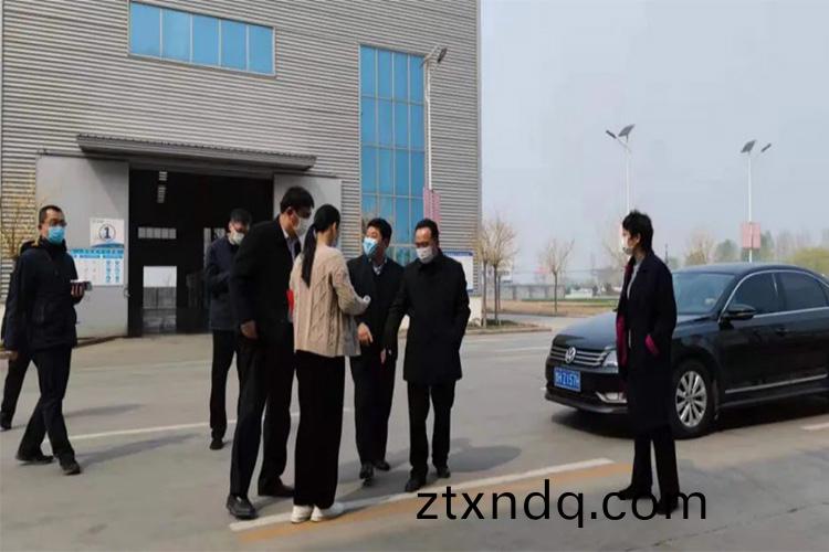 濟寧市委(wei)常(chang)委(wei)、常務(wu)副(fu)市(shi)長(zhang)王宏偉(wei)蒞臨(lin)正(zheng)陽(yang)集糰調(diao)研(yan)指(zhi)導(dao)工作(zuo)